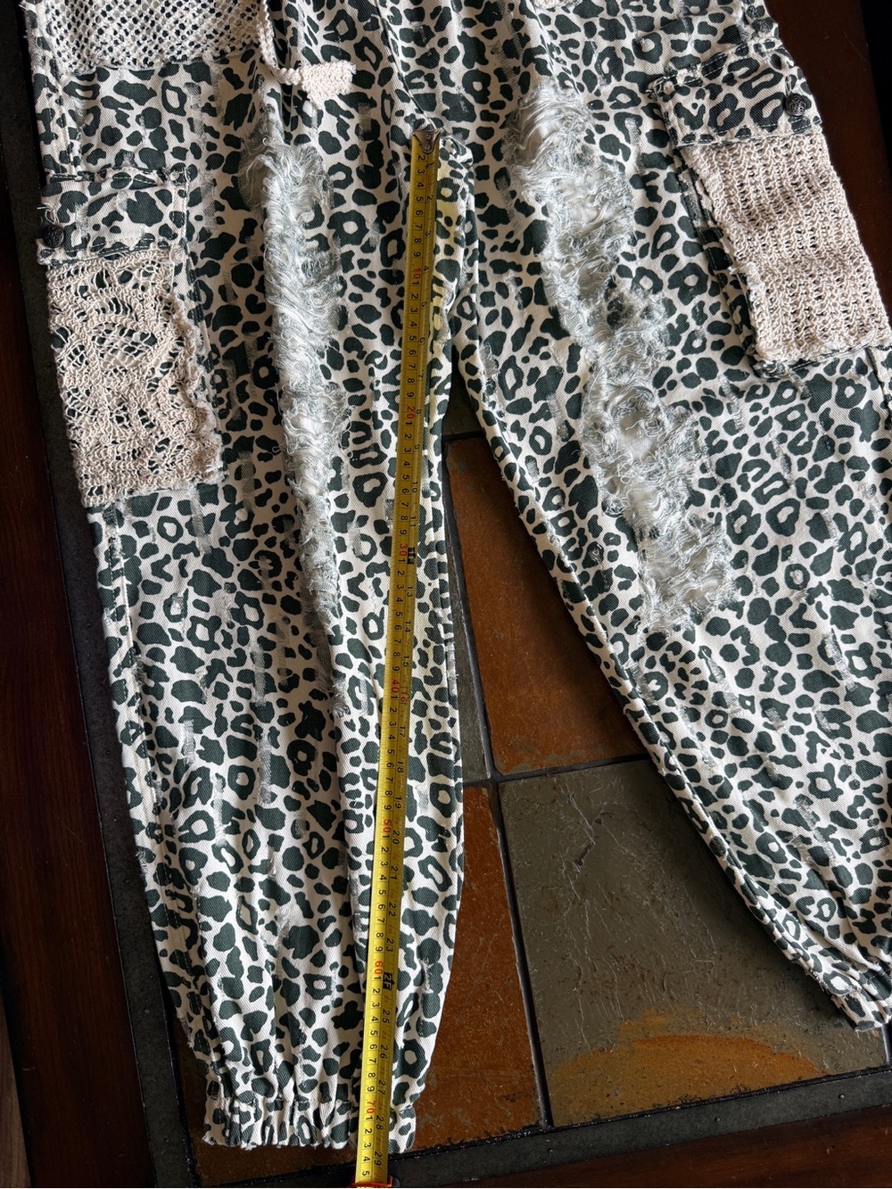 Pol large sage green leopard cheetah Lace boho retro cowgirl pants cinched ankle - Picture 4 of 7